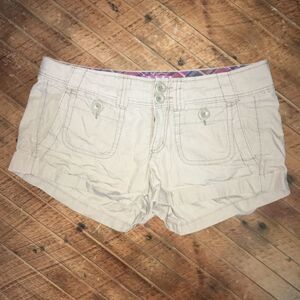 American Eagle khaki shortie shorts, size 6